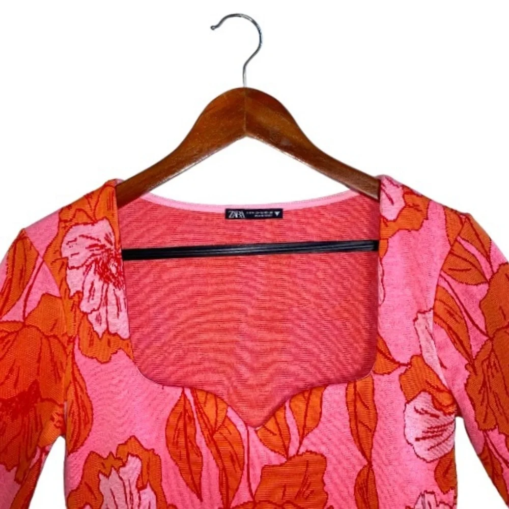 Zara Pink/Orange Floral Long Sleeve Sweetheart Neckline Bloggers Fav Cropped Top